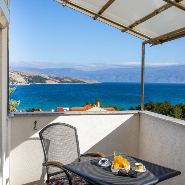 Stay in Ba&scaron;ka, Stay in Ba&scaron;ka, accommodation near the beach with a sea view, Krk, Croatia. Ba&scaron;ka
