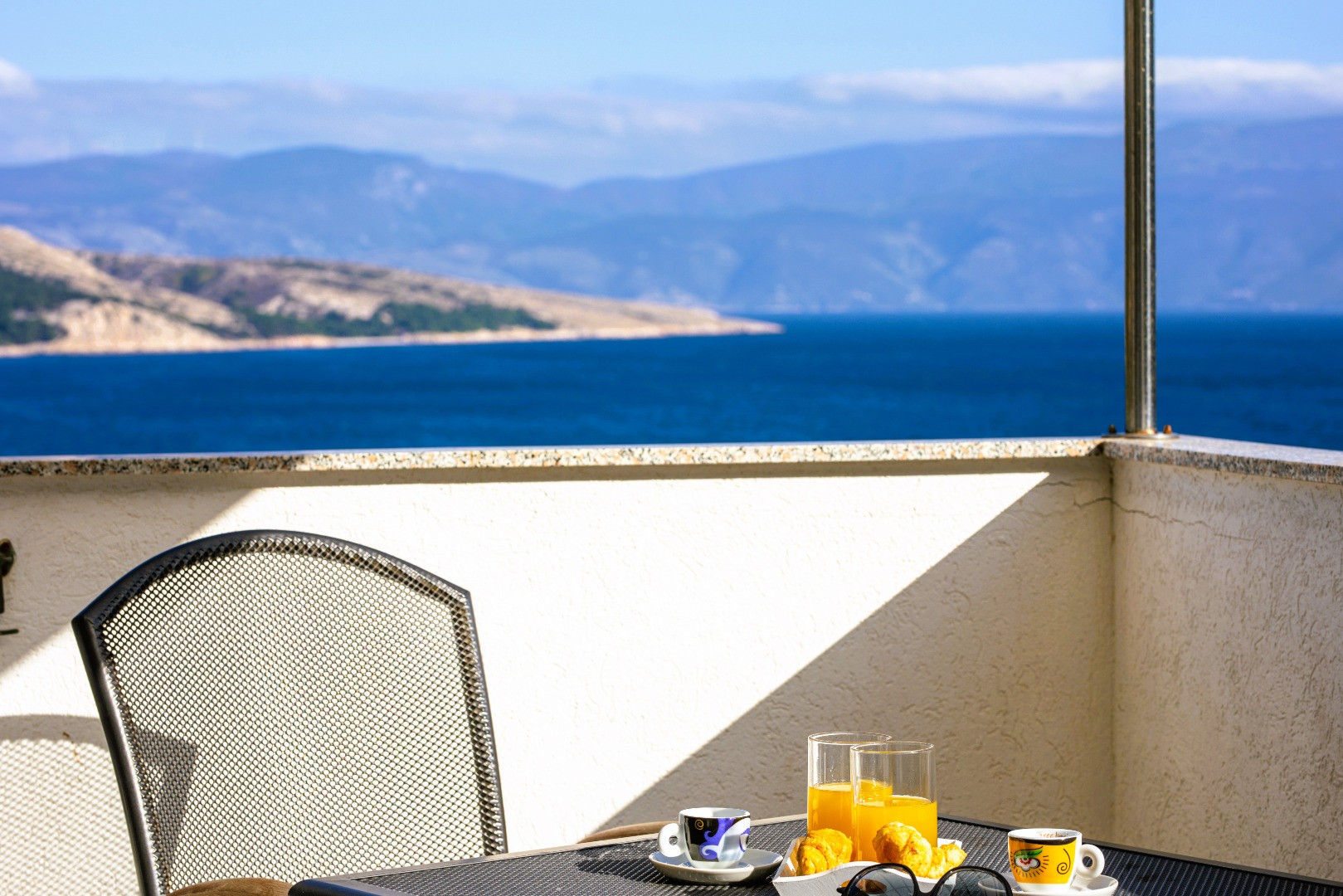 Ideal vacation in an island atmosphere - Accommodation near the beach with stunning sea view, Stay in Ba&scaron;ka, accommodation near the beach with a sea view, Krk, Croatia. Ba&scaron;ka